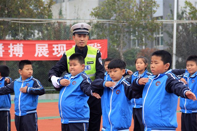 校警共建保安全