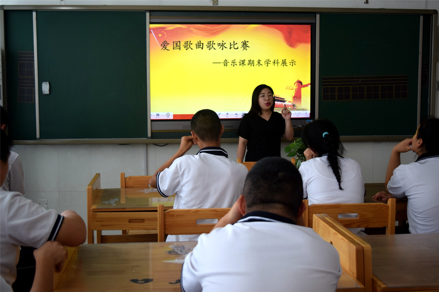 市特教中心舉行“展學(xué)藝、慶黨建”活動(dòng)